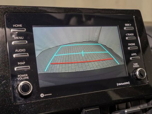 Used 2024 Toyota Camry SE image 12