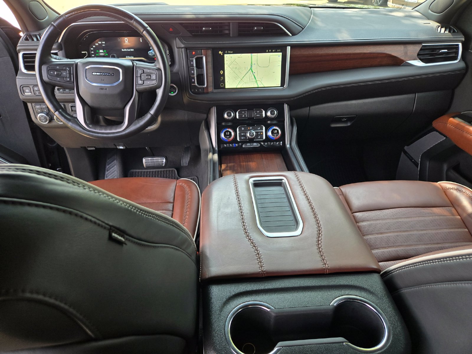 Used 2024 GMC Yukon Denali Ultimate AWD/4WD image 8