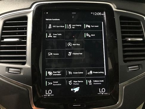 Used 2020 Volvo XC90 T5 Momentum w/ Protection Package Premier FWD image 29