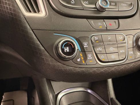 Used 2024 Chevrolet Malibu LT image 24