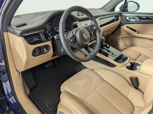 Certified 2026 Porsche Macan AWD/4WD image 4