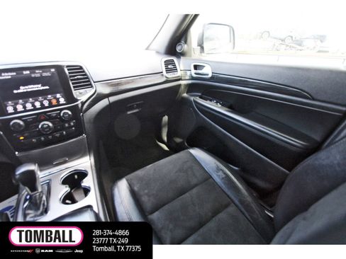Used 2021 Jeep Grand Cherokee Laredo X image 11