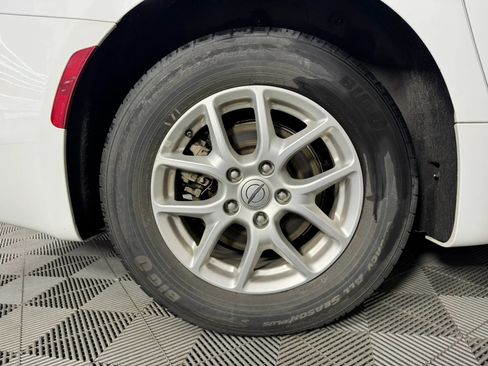 Used 2022 Chrysler Voyager LX FWD image 44