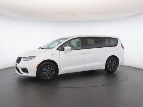 Used 2022 Chrysler Pacifica Touring-L w/ S Appearance Package image 41