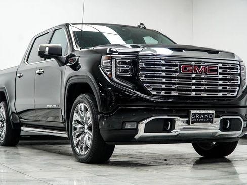 Used 2024 GMC Sierra 1500 Denali w/ Denali Reserve Package AWD/4WD image 4