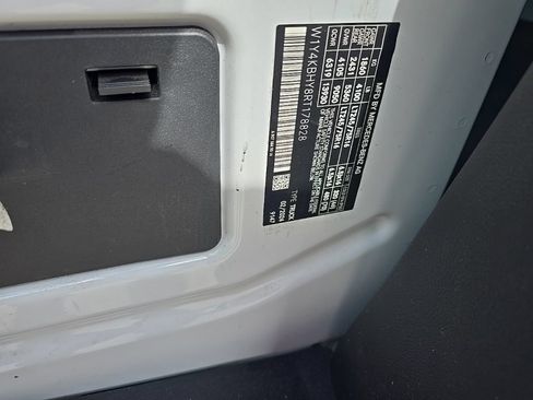 Used 2024 Mercedes-Benz Sprinter 2500 image 30