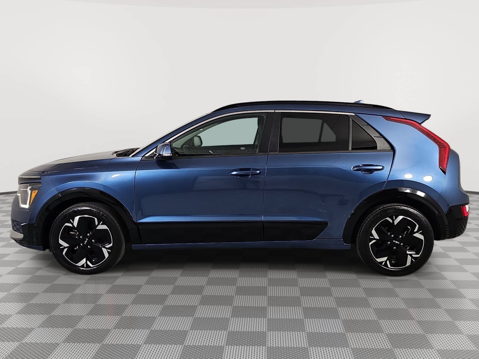 Used 2023 Kia Niro Wind w/ Wind Preserve Package FWD image 5