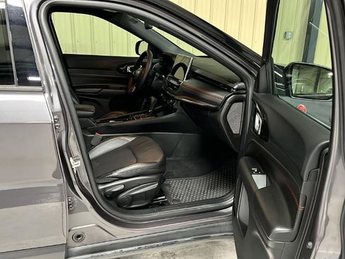 Used 2024 Jeep Compass Trailhawk image 14