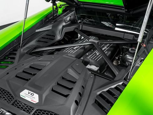 Used 2022 Lamborghini Huracan EVO RWD image 54