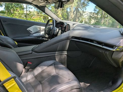 Used 2022 Chevrolet Corvette Stingray Preferred Conv w/ Z51 Performance Package RWD image 17