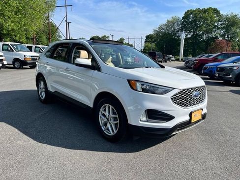Used 2023 Ford Edge SEL w/ Convenience Package AWD/4WD image 4