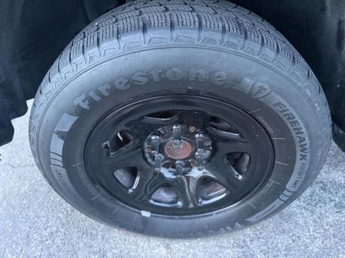 Used 2017 GMC Sierra 1500 2WD Regular Cab image 14