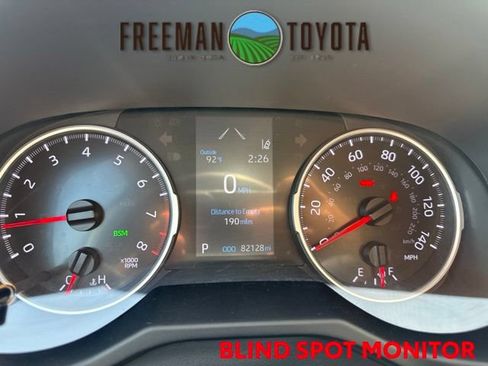 Used 2022 Toyota RAV4 XLE w/ Convenience Package AWD/4WD image 8