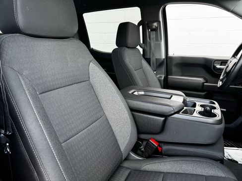 Used 2023 Chevrolet Silverado 1500 Custom image 16