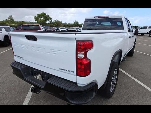 Used 2024 Chevrolet Silverado 2500 Custom w/ Custom Convenience Package RWD image 4