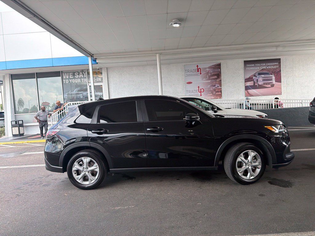 Used 2024 Honda HR-V LX image 5