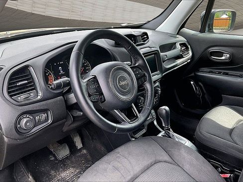 Used 2019 Jeep Renegade Altitude w/ Quick Order Package 2XM FWD image 11