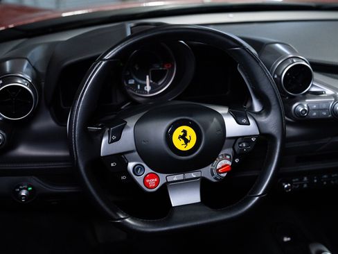 Used 2022 Ferrari F8 Tributo image 16