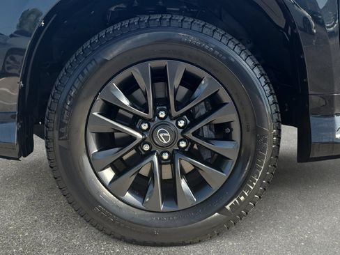 Used 2023 Lexus GX 460 Premium w/ Premium Package AWD/4WD image 31