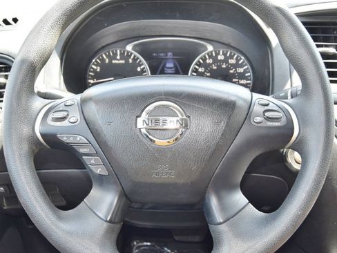 Used 2018 Nissan Pathfinder S AWD/4WD image 23