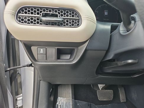 Used 2023 Honda HR-V LX image 19