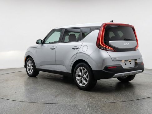 Used 2025 Kia Soul LX w/ LX Technology Package FWD image 6