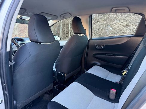 Used 2013 Toyota Yaris LE image 17