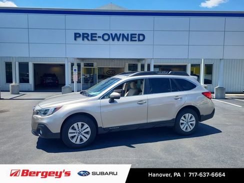 Used 2019 Subaru Outback 2.5i Premium AWD/4WD image 1