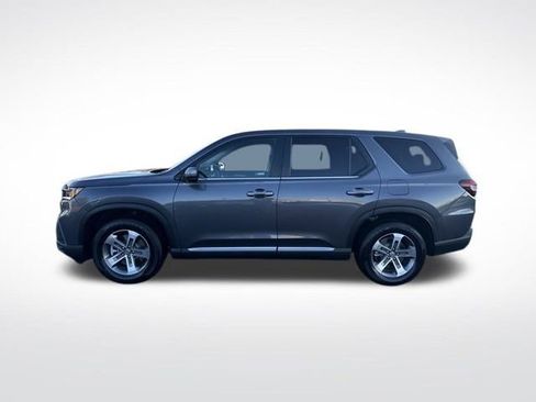 Used 2025 Honda Pilot EX-L image 2