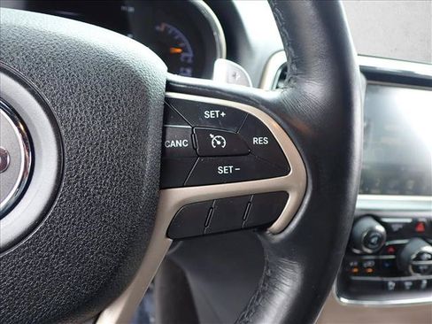 Used 2015 Jeep Grand Cherokee Limited w/ Trailer Tow Group IV AWD/4WD image 17