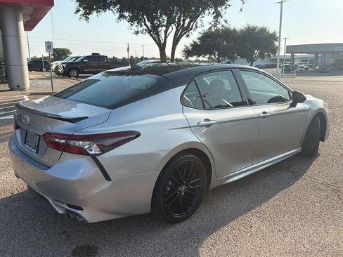 Used 2022 Toyota Camry XSE FWD image 3