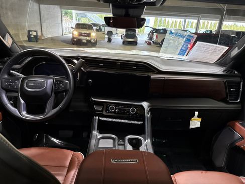 Used 2024 GMC Sierra 3500 Denali Ultimate image 22