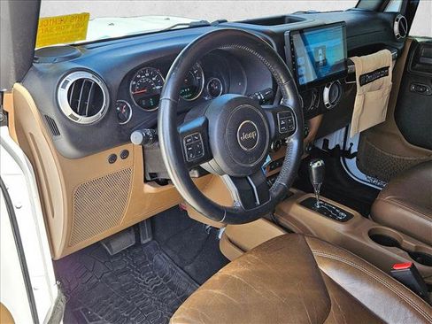 Used 2015 Jeep Wrangler Unlimited Sahara w/ Connectivity Group AWD/4WD image 10