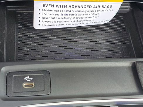 New 2026 Mercedes-Benz GLB 250 4MATIC image 29