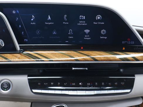 Certified 2023 Cadillac Escalade Premium Luxury Platinum AWD/4WD image 17