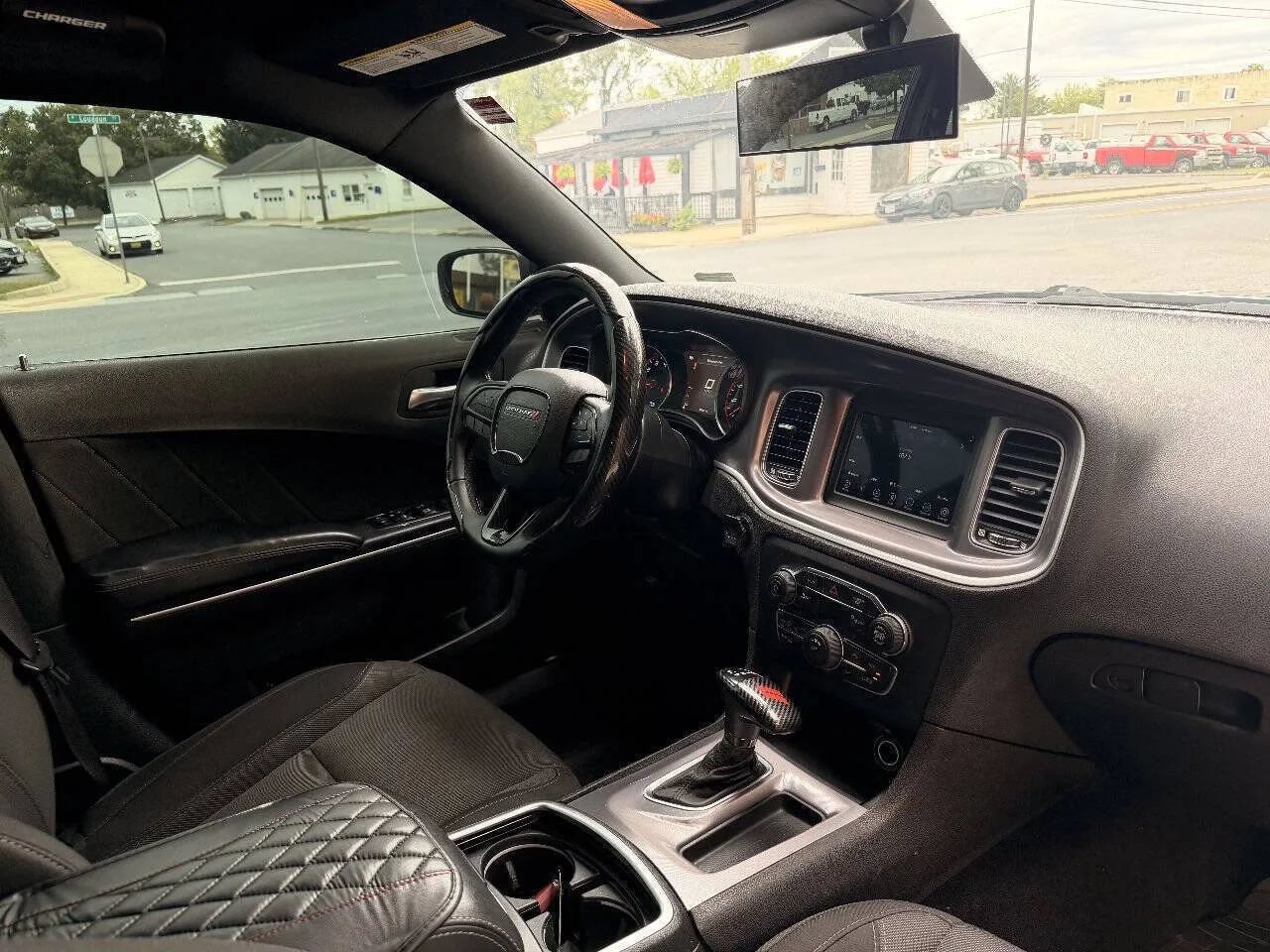 Used 2019 Dodge Charger SXT RWD image 21