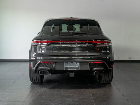 Certified 2025 Porsche Macan image 4