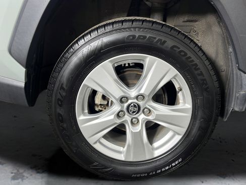 Used 2020 Toyota RAV4 XLE w/ Convenience Package FWD image 49