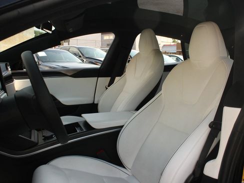 Used 2022 Tesla Model S Plaid AWD/4WD image 16