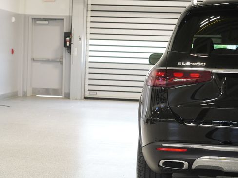 Used 2026 Mercedes-Benz GLS 450 4MATIC image 9