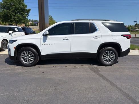 Used 2023 Chevrolet Traverse LT FWD image 4