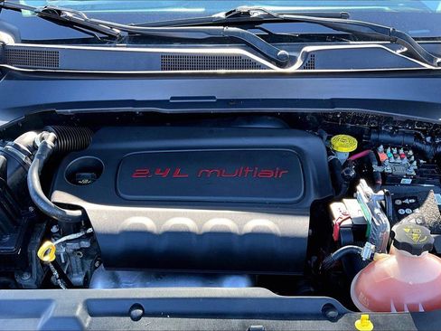 Used 2018 Jeep Compass Limited image 11