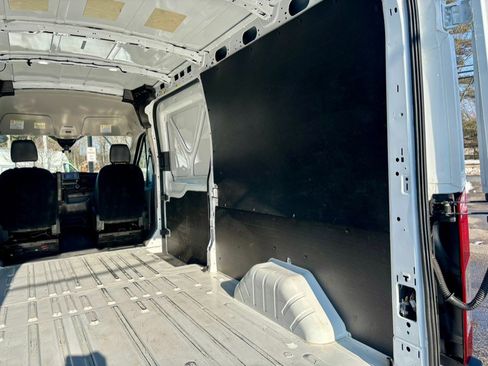 Used 2023 Ford Transit 250 Medium Roof image 28