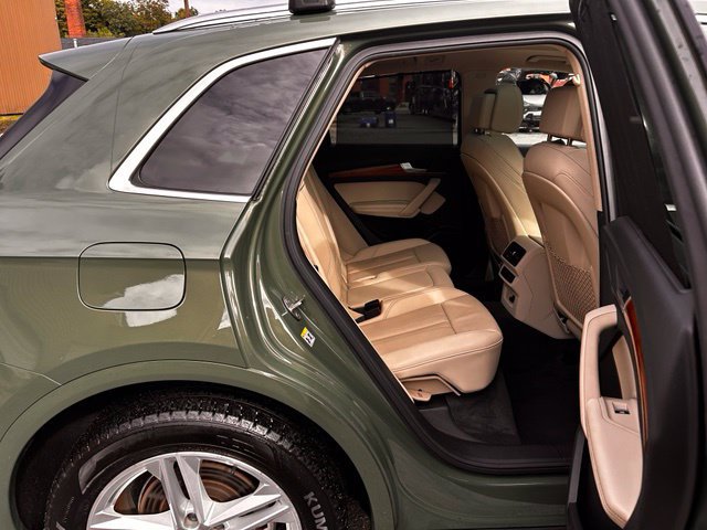 Used 2023 Audi Q5 e Premium Plus w/ Premium Plus Package AWD/4WD image 16