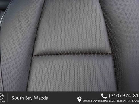 New 2026 MAZDA MAZDA3 Hatchback w/Premium Plus Pkg image 26