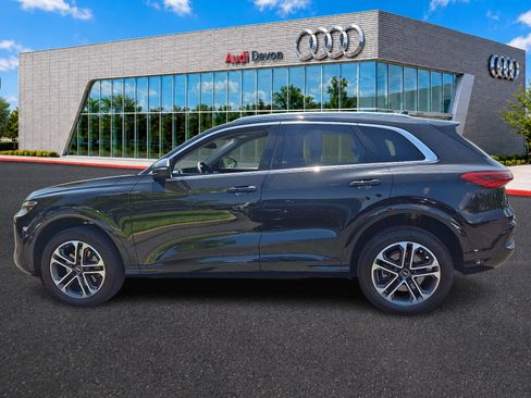 Certified 2025 Audi Q5 Premium w/ Convenience Package AWD/4WD image 7
