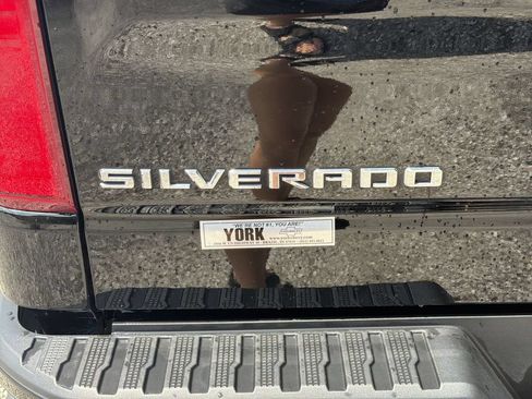 Used 2024 Chevrolet Silverado 1500 RST AWD/4WD image 30