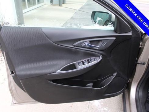 Used 2022 Chevrolet Malibu LT image 17