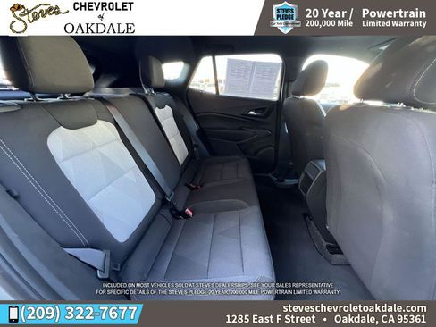 Certified 2025 Chevrolet Trax RS w/ Sunroof Package image 28