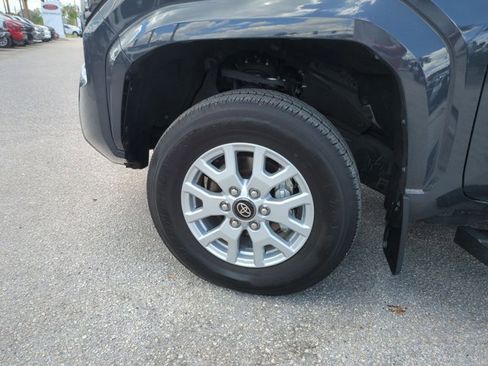 Certified 2024 Toyota Tacoma SR5 AWD/4WD image 22